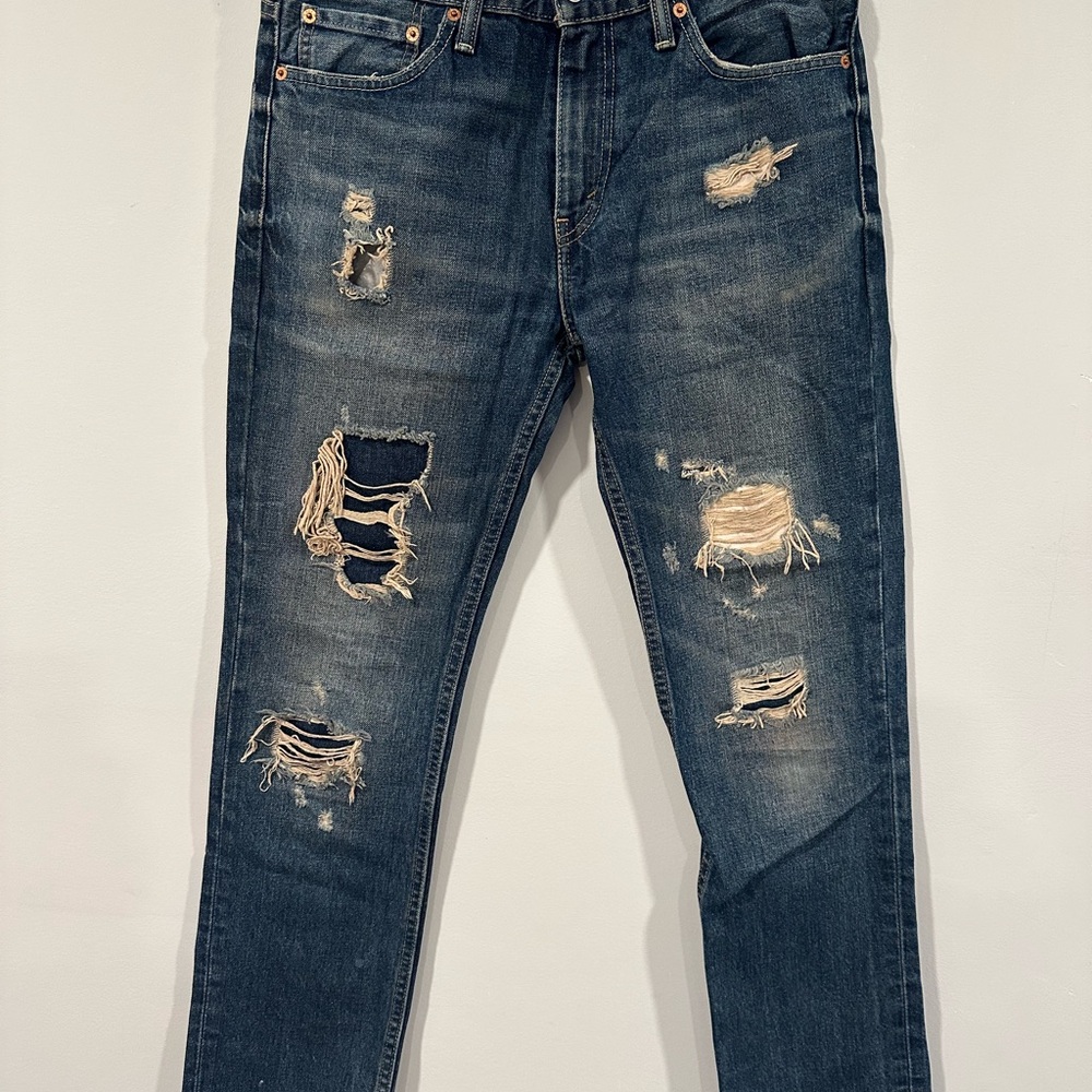 Levi's Distressed Dark Blue Skinny Jeans